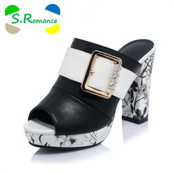 Slip-On Lady Pumps With Heel